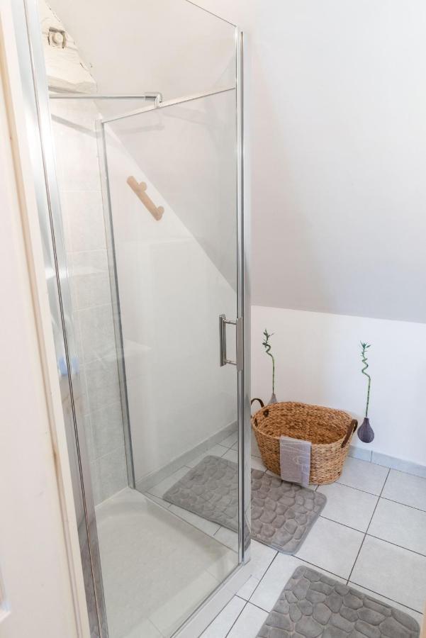 Appartement Rien Que Pour Vous Proche Centre Ville Лавал Екстериор снимка